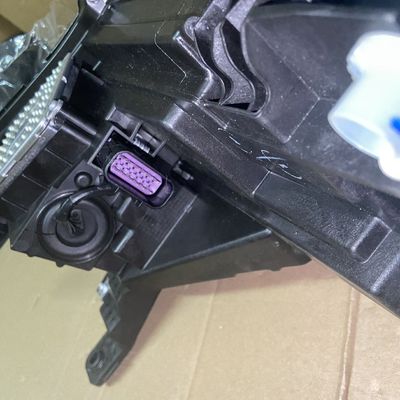 2019- Modelo MG HS Faróis de baixa configuração à esquerda com o número OEM 10419993