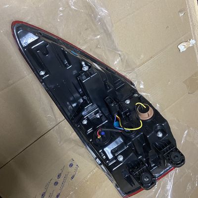 ROEWE SAIC Car Fitment Left Rear Outer Tail Light LED para MG GS Roewe RX5 2016 OE 10238678