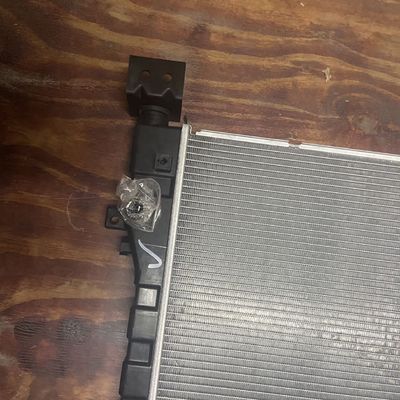 Maxus EV30 Tanque de água de alumínio plástico condensador radiador ASM OE C00122258 para Montagem de automóveis