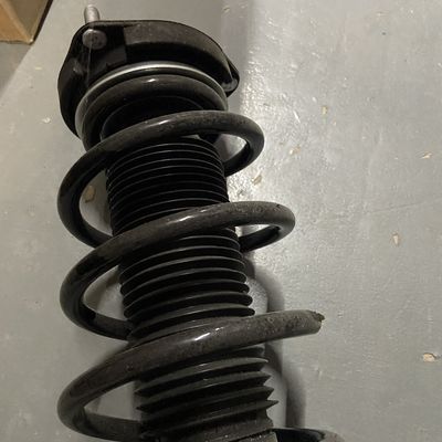 SAIC MG ZS Assembleia do absorvedor de choque frontal direito Suspensão automática OE 10242085 Aço de borracha