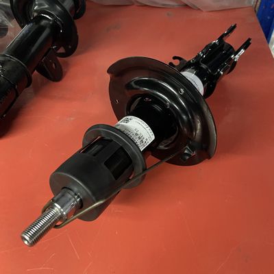 SAIC MG ZS Instalação de automóveis Absorvedor de choque frontal esquerdo OE 10242405 para suspensão automática